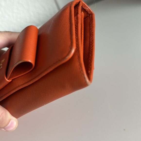 Prada - Picture 7 of 9